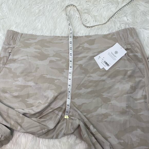 Athleta Women's Brooklyn Camo Jogger Size 24 Tan NWT - Picture 5 of 16